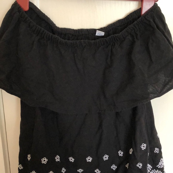 Across the Shoulder Black Shirt - Picture 3 of 3